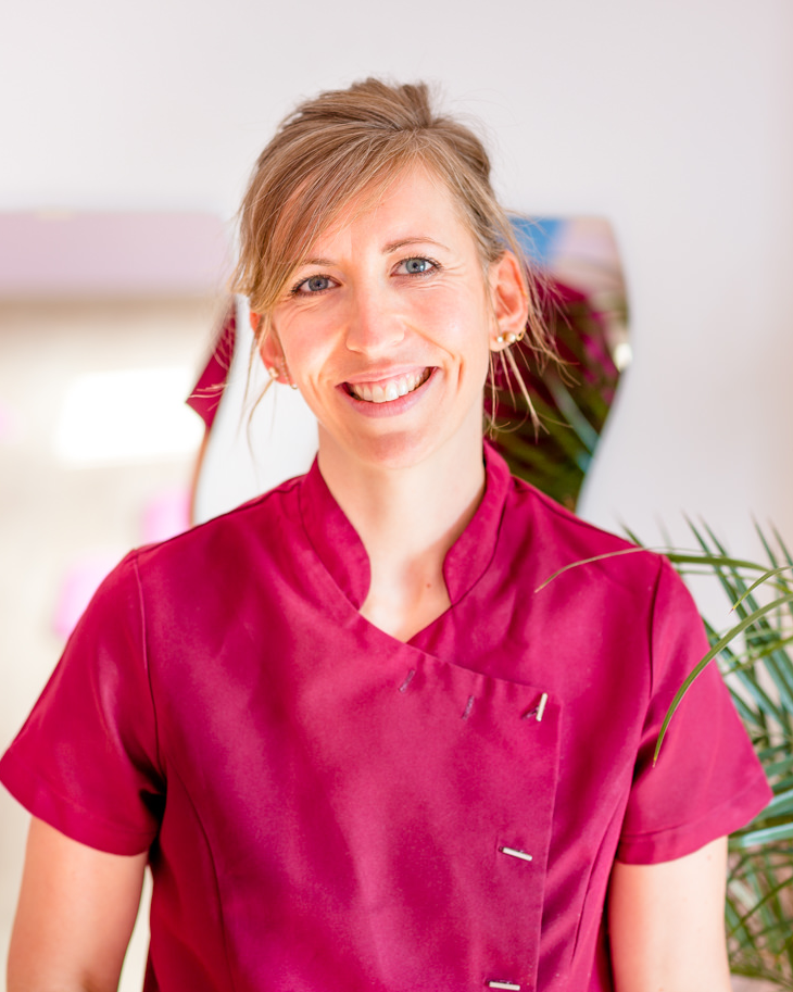 Sarah BRICOT Masseur kinésithérapeute DE.png